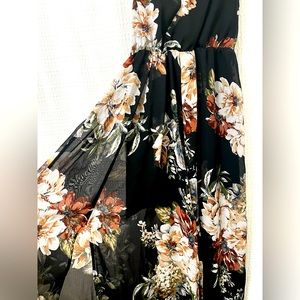 Black floral maxi- S